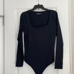 Square neck black body suit